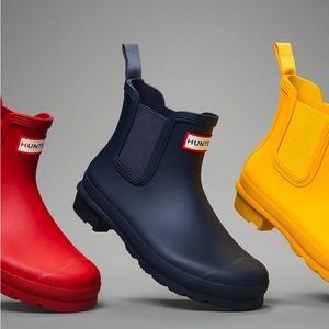 SOLD NWT Hunter Boots Chelsea Short Rain Boots